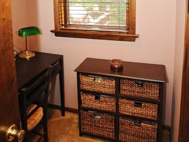Junior Office. small office/work space for mail or some privacy for a phone call