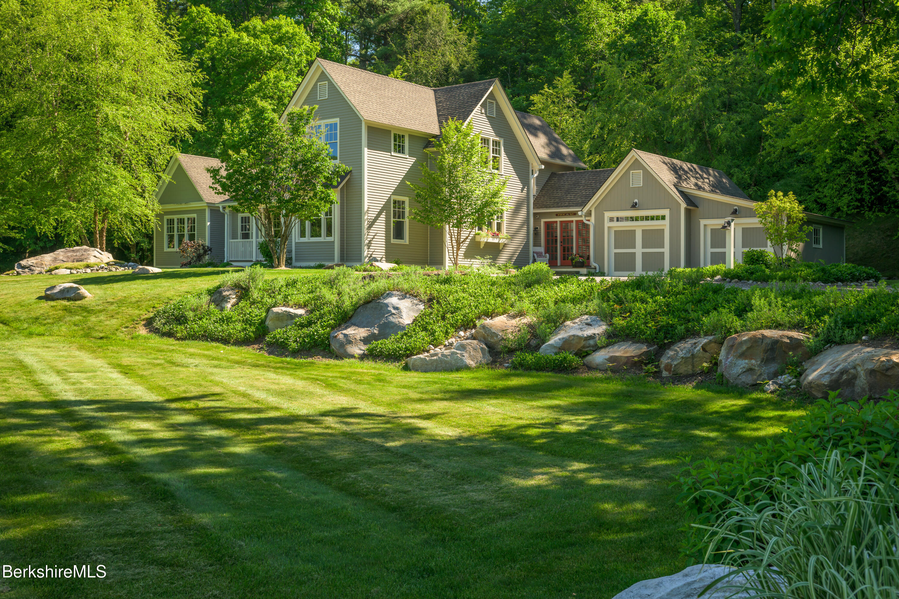 Contemporary Farm House