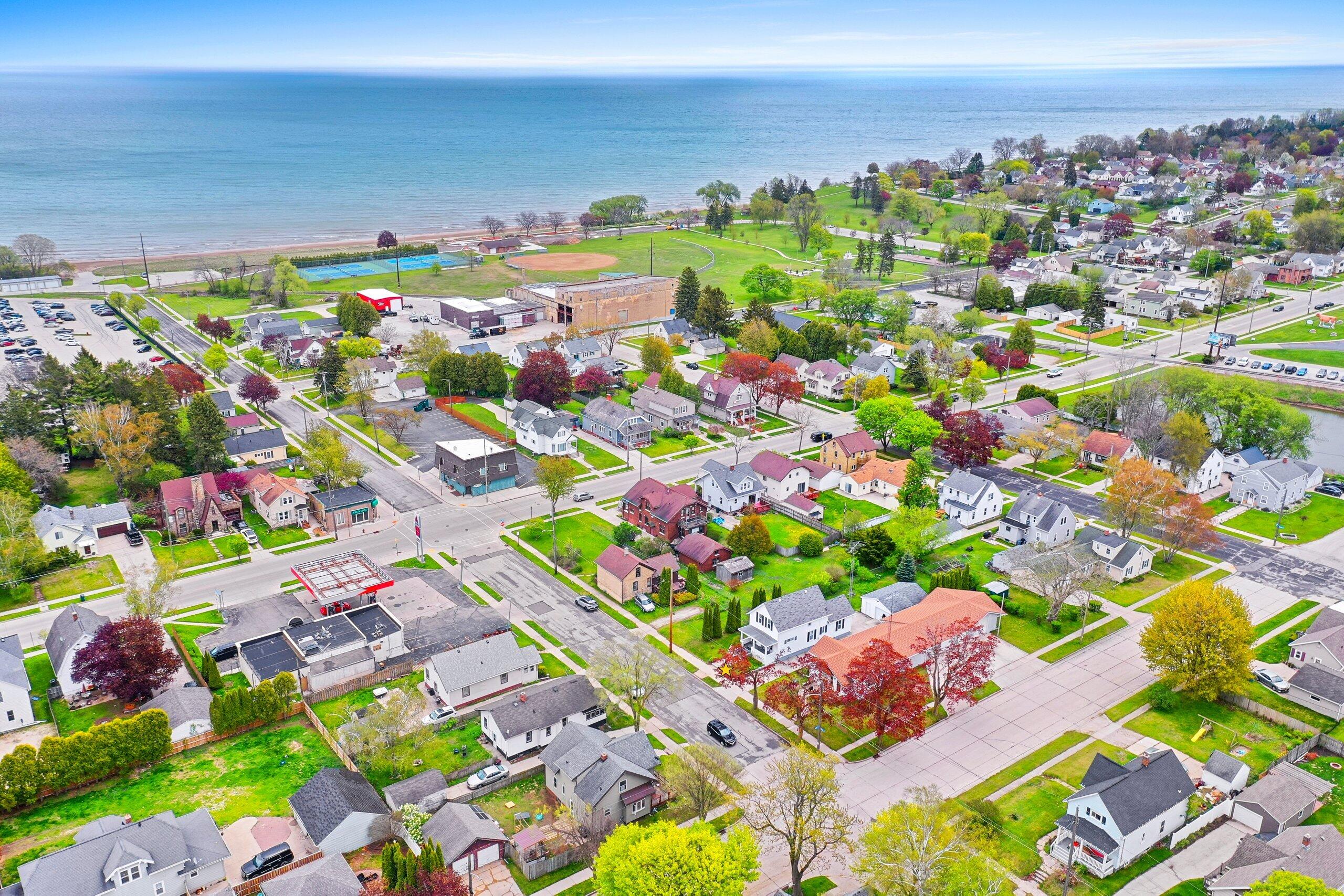 1015 Green Street Manitowoc, WI 54220 - Photo 2 of 46 If you walk out to the sidewalk you can see Lake Michigan!