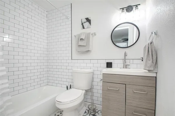 $700 | 1924 Chapman Street, Unit C, Houston, TX 77009