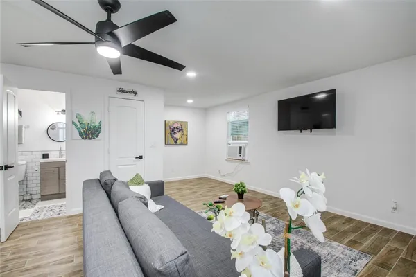 $700 | 1924 Chapman Street, Unit C, Houston, TX 77009