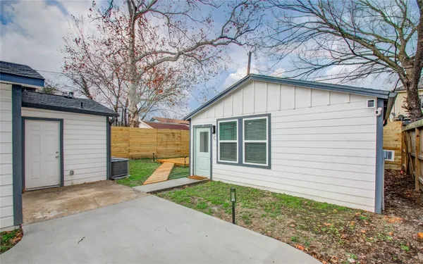 $700 | 1924 Chapman Street, Unit C, Houston, TX 77009