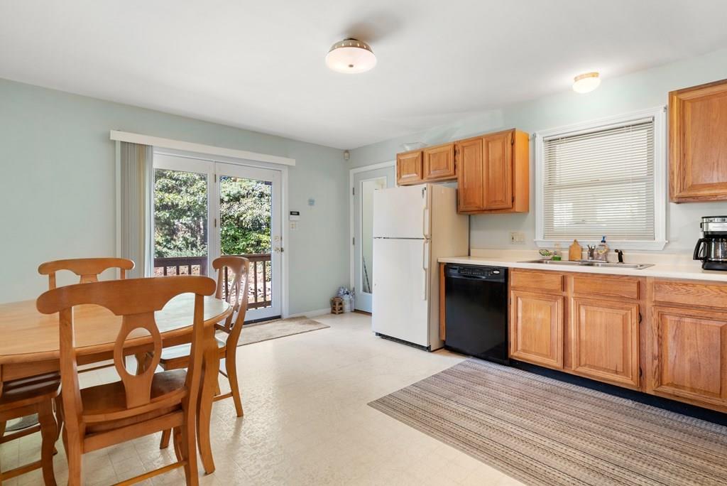 22 Merrifield Street Rowley, MA 01969 - Photo 4 of 19 Gallery Image 4