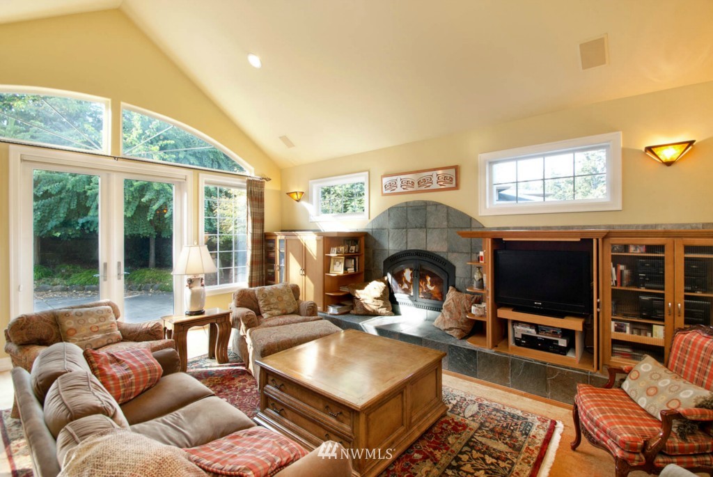 710 Linden Road Bellingham, WA 98229 - Photo 2 of 15