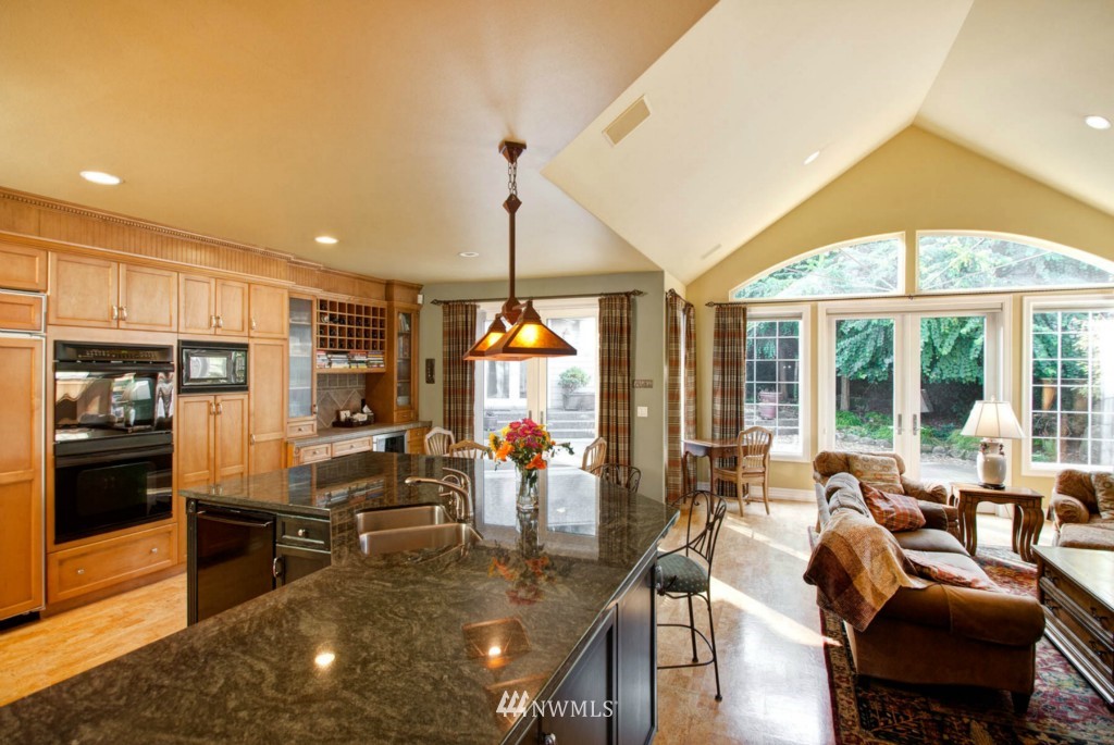710 Linden Road Bellingham, WA 98229 - Photo 3 of 15