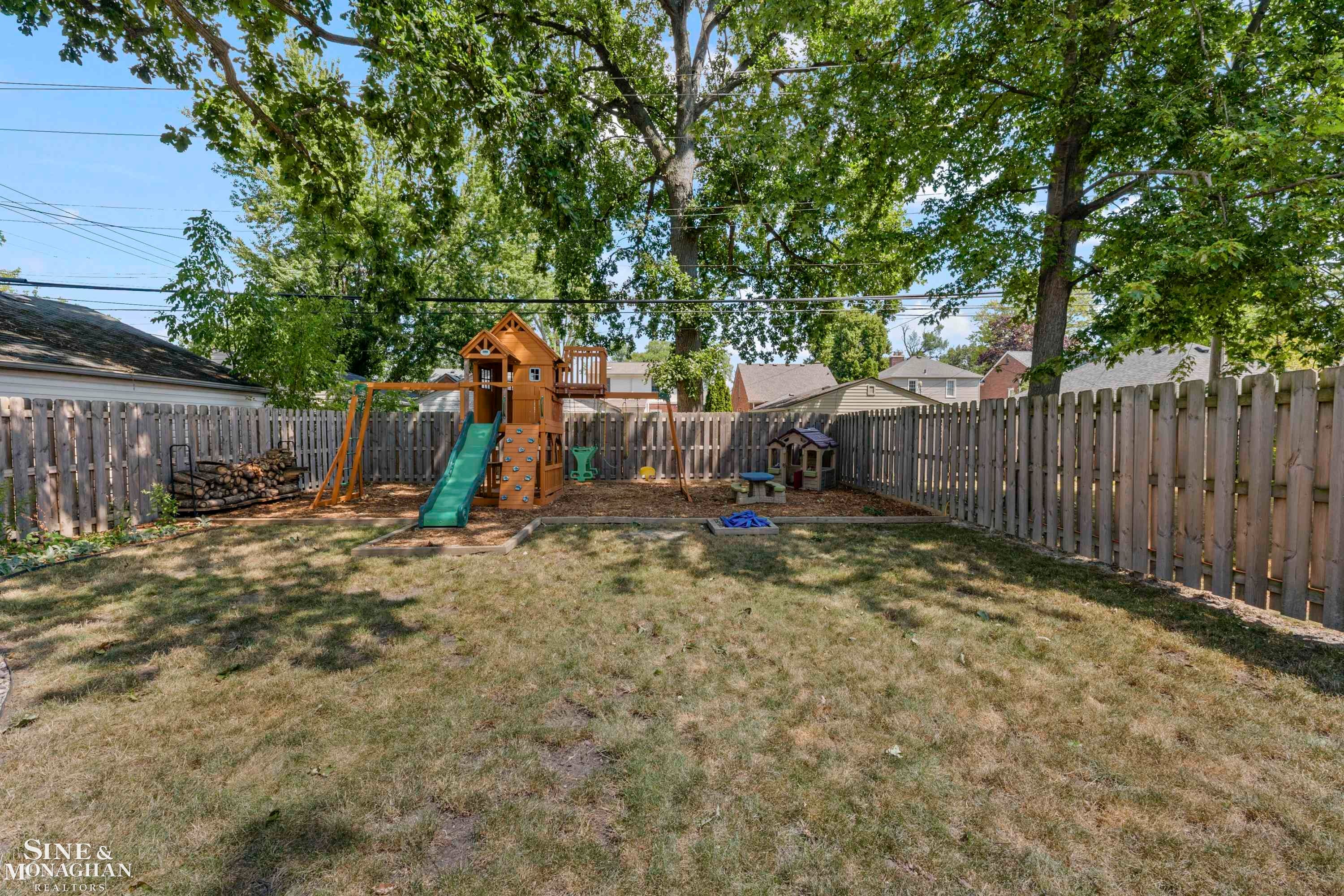 1648 Hampton Road Grosse Pointe Woods, MI 48236 - Photo 49 of 57