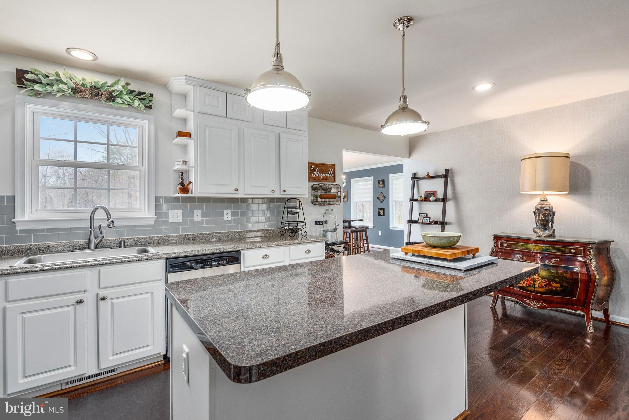 92 Quarry Road Stafford, VA 22554 - Photo 15 of 52 Large island for baking or gathering!