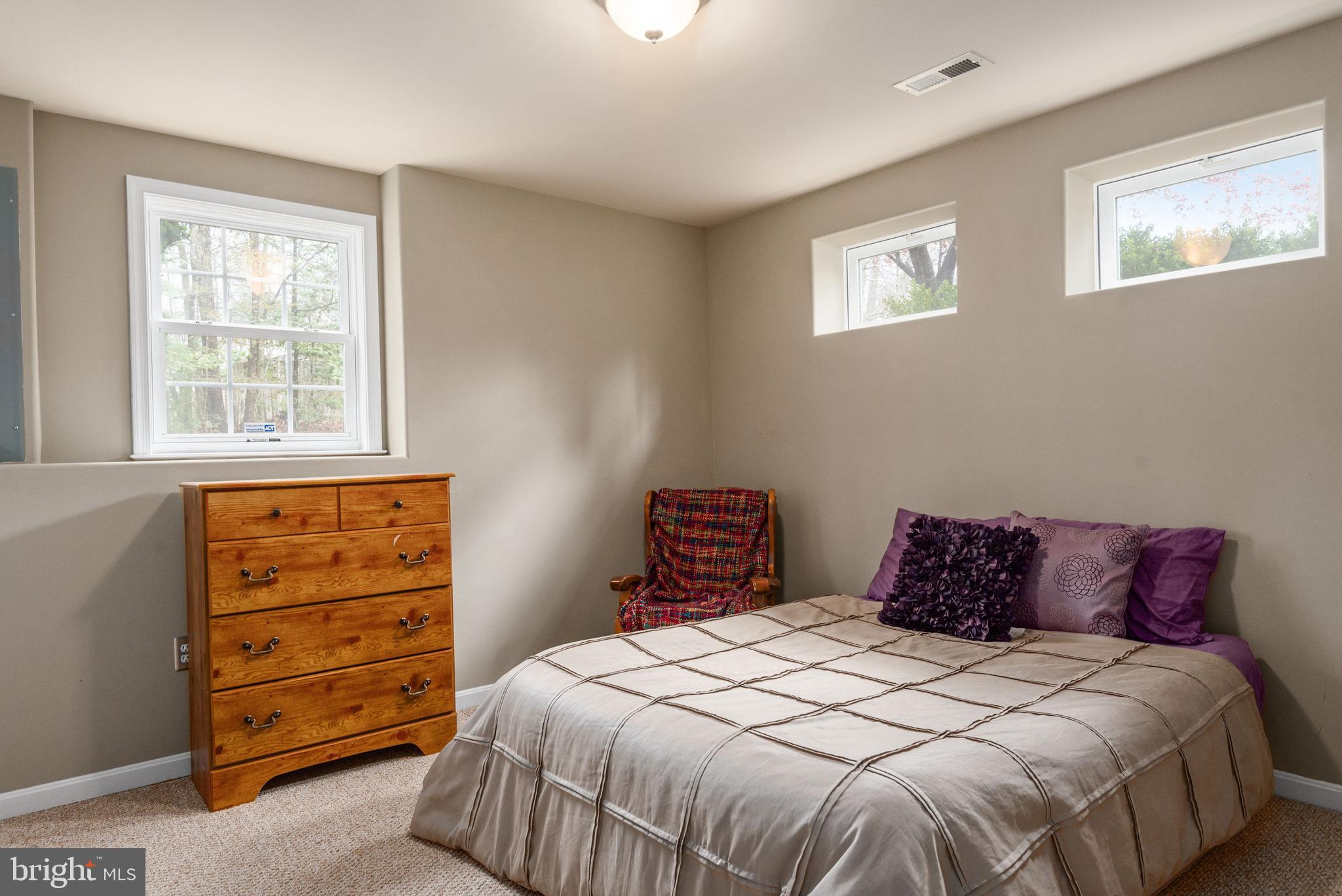 92 Quarry Road Stafford, VA 22554 - Photo 32 of 52 Light filled bedroom 4