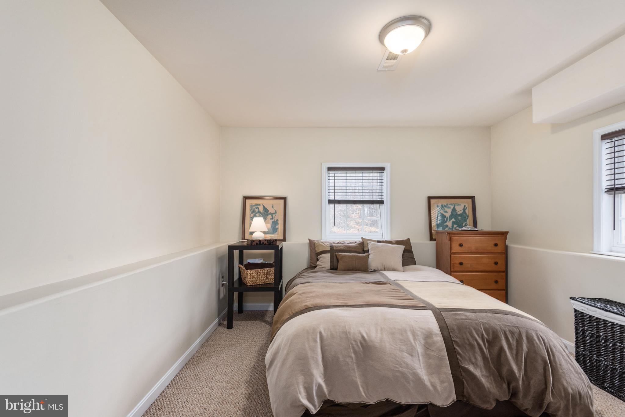 92 Quarry Road Stafford, VA 22554 - Photo 33 of 52 5th bedroom with full sized windows