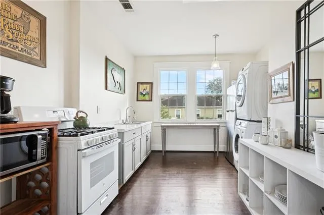 $4,500 | 2600 Peniston Street, Unit UPPR, New Orleans, LA 70115