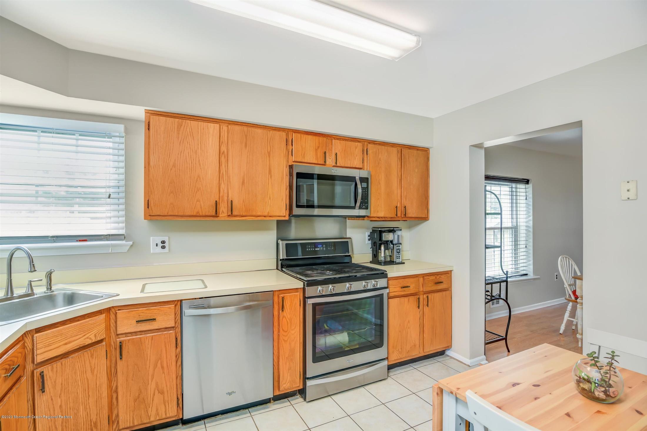 40 Allison Road East Windsor, NJ 08520 - Photo 11 of 27 11-Kitchen
