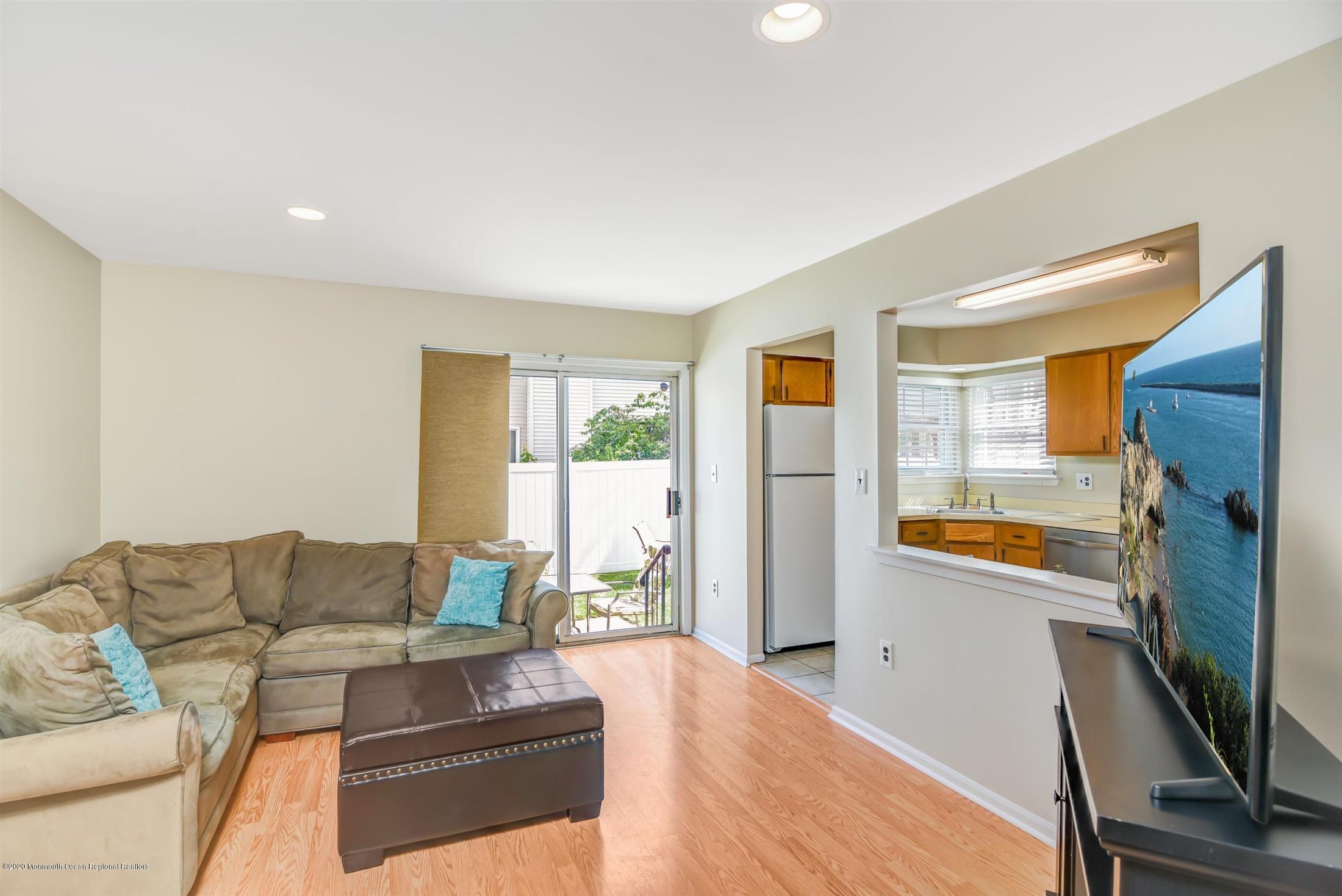 40 Allison Road East Windsor, NJ 08520 - Photo 12 of 27 12-Family Room