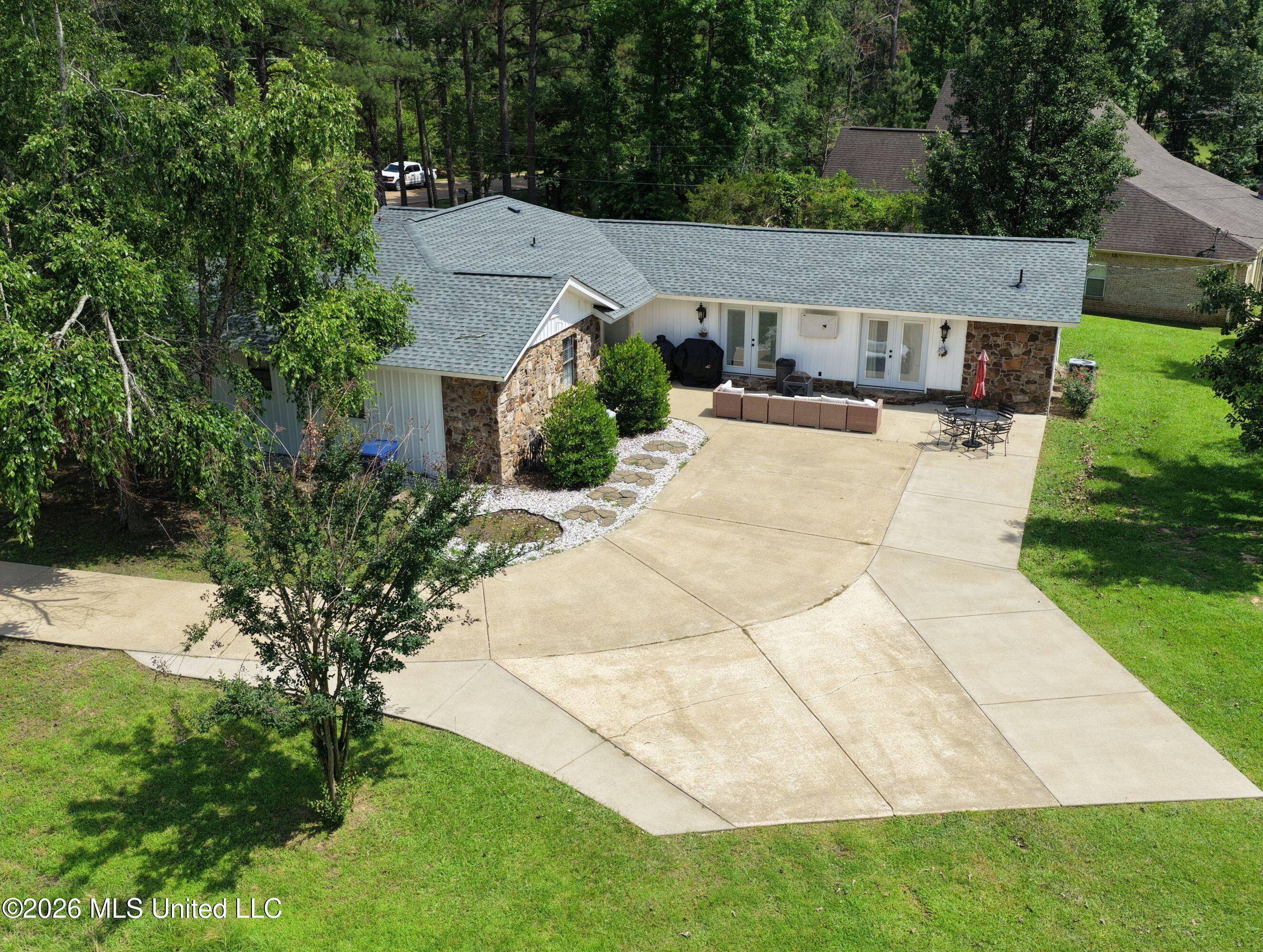 415 Woodland Road Batesville, MS 38606 - Photo 14 of 120 2rlawk1.11
