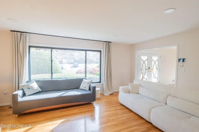 $1,100,000 | 12 Pence Road, Manalapan, NJ 07726