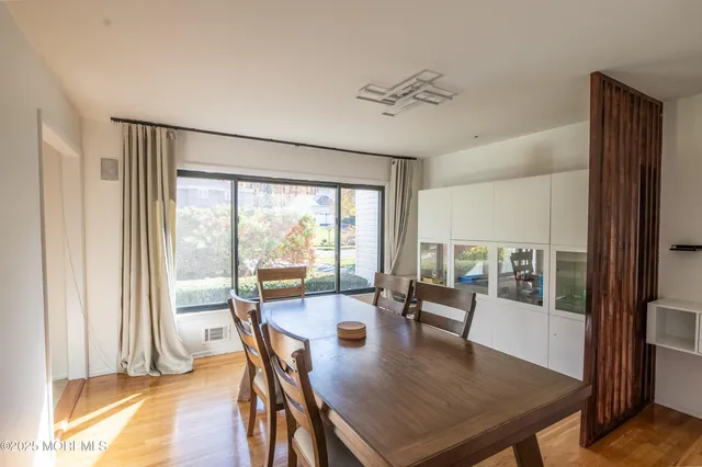 $1,100,000 | 12 Pence Road, Manalapan, NJ 07726