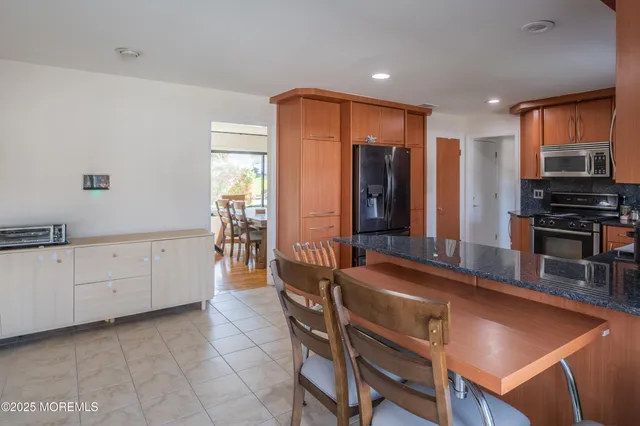 $1,100,000 | 12 Pence Road, Manalapan, NJ 07726