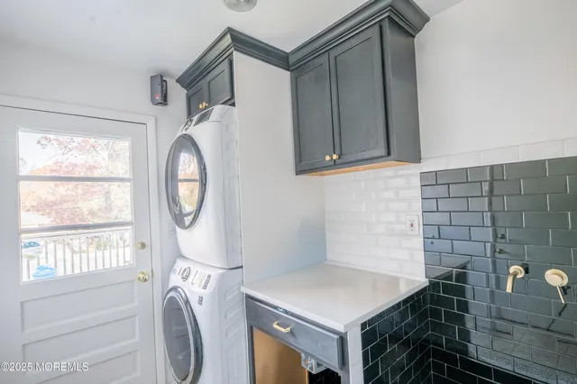 $1,100,000 | 12 Pence Road, Manalapan, NJ 07726