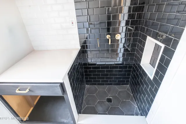 $1,100,000 | 12 Pence Road, Manalapan, NJ 07726