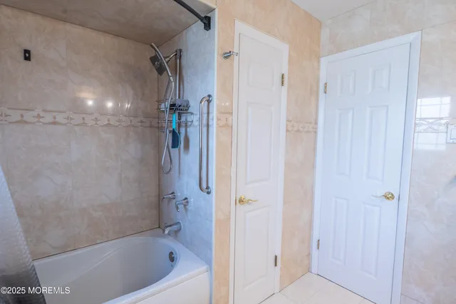 $1,100,000 | 12 Pence Road, Manalapan, NJ 07726