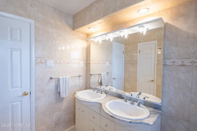 $1,100,000 | 12 Pence Road, Manalapan, NJ 07726