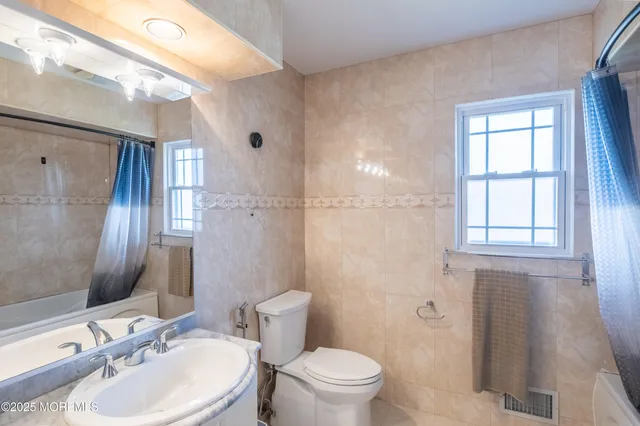 $1,100,000 | 12 Pence Road, Manalapan, NJ 07726