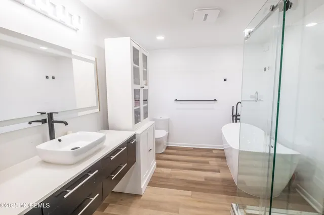 $1,100,000 | 12 Pence Road, Manalapan, NJ 07726