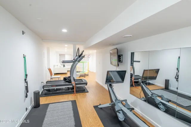 $1,100,000 | 12 Pence Road, Manalapan, NJ 07726