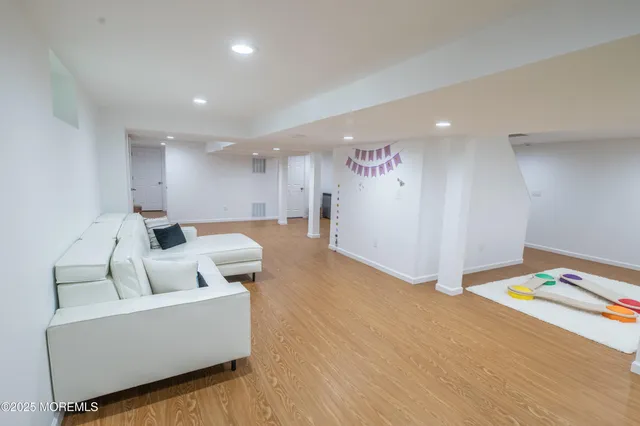 $1,100,000 | 12 Pence Road, Manalapan, NJ 07726