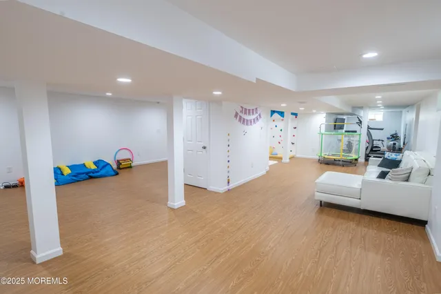 $1,100,000 | 12 Pence Road, Manalapan, NJ 07726