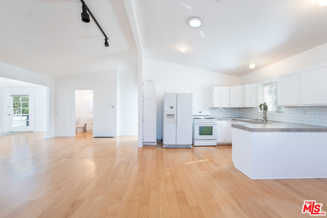 28819 Selfridge Drive Malibu, CA 90265 - Photo 16 of 40