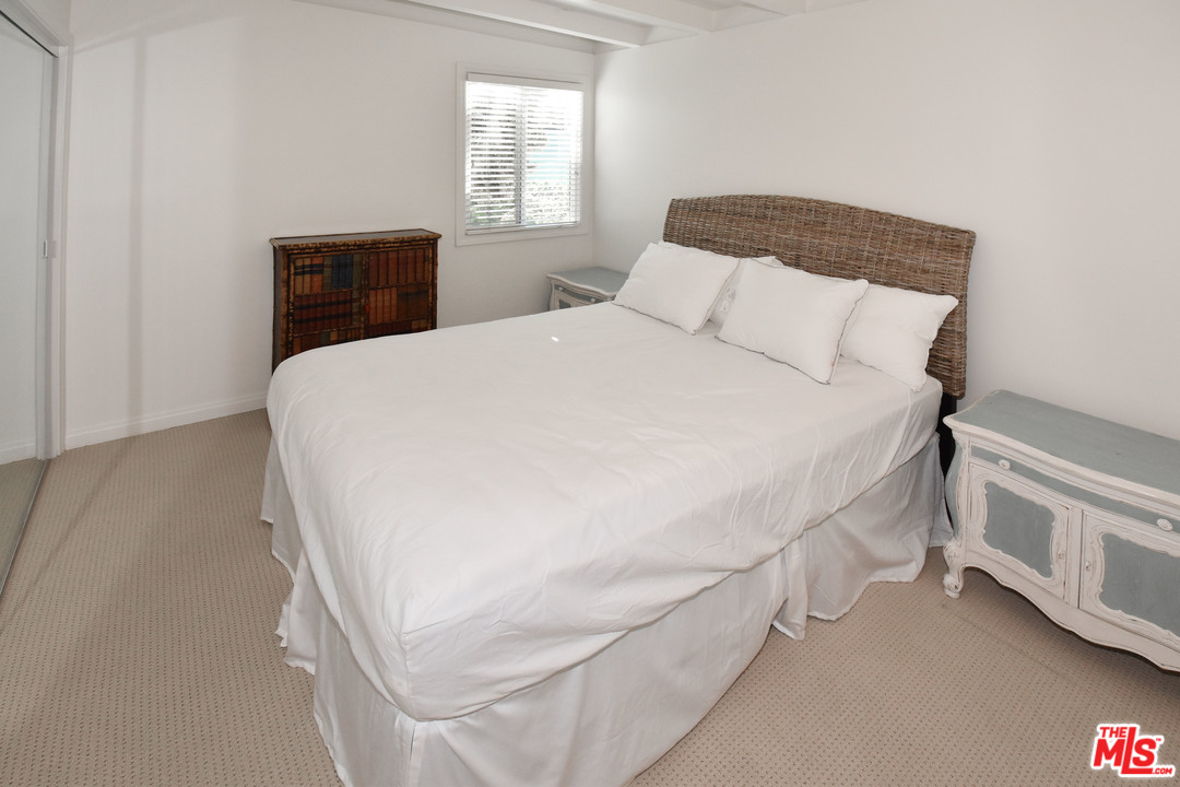 28819 Selfridge Drive Malibu, CA 90265 - Photo 23 of 40