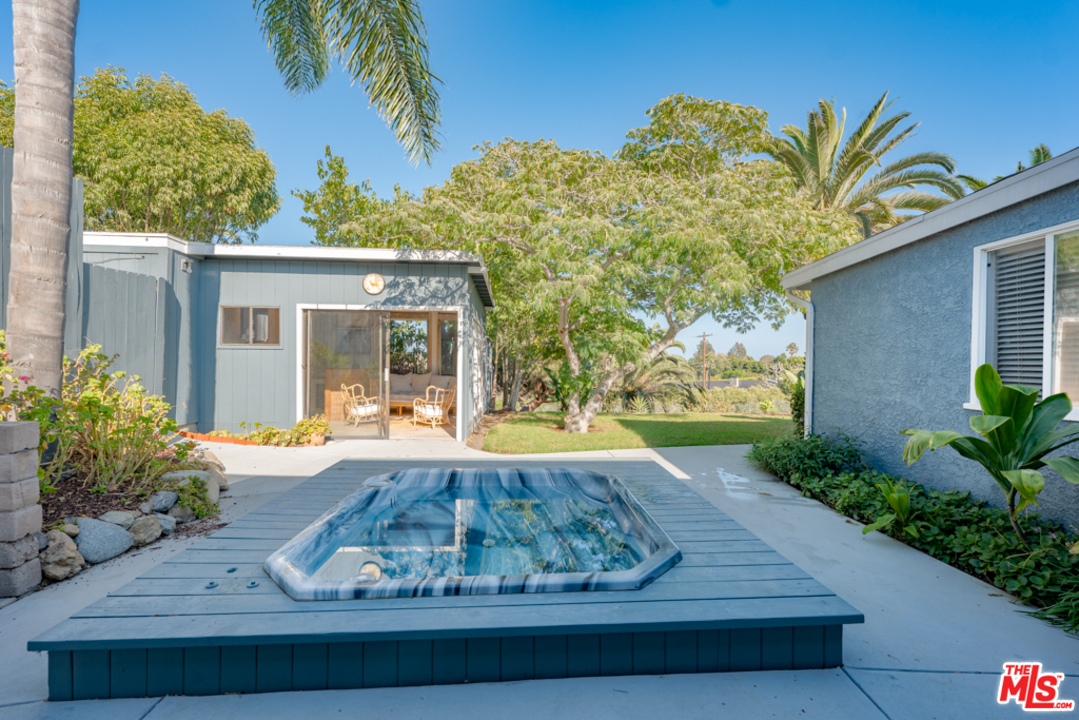 28819 Selfridge Drive Malibu, CA 90265 - Photo 31 of 40