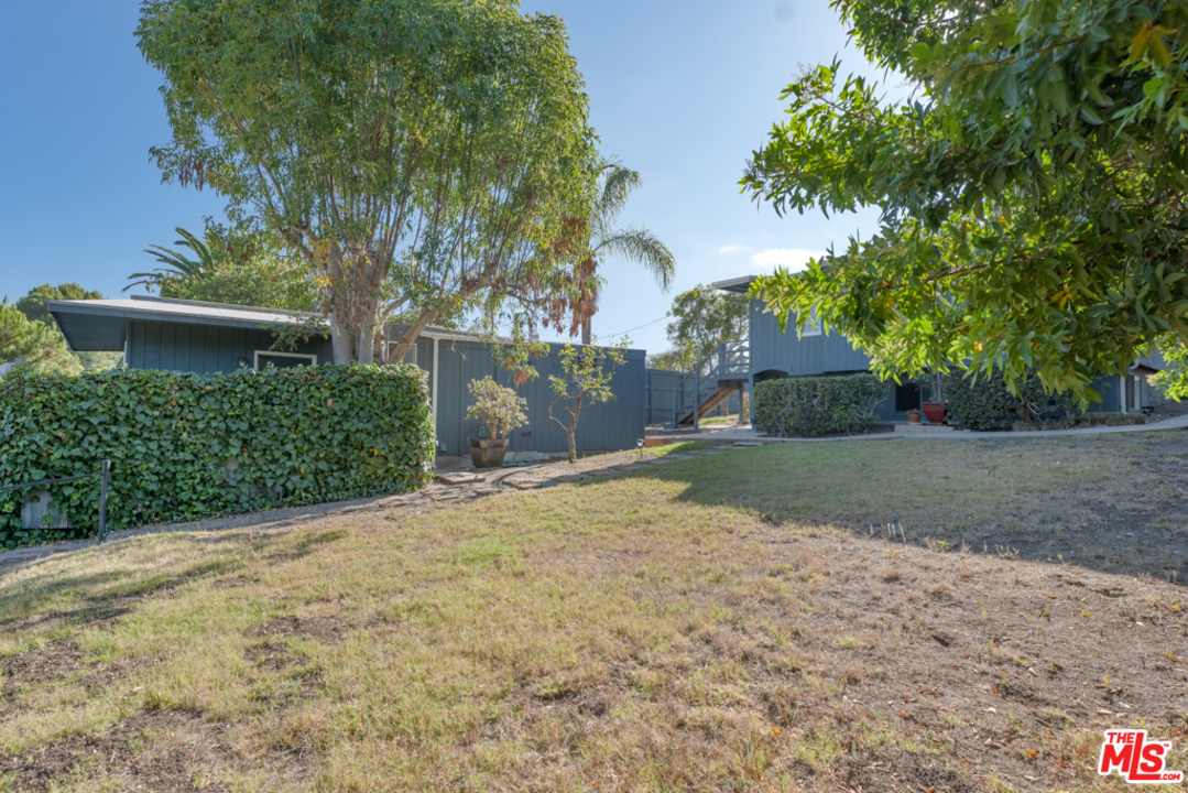 28819 Selfridge Drive Malibu, CA 90265 - Photo 36 of 40
