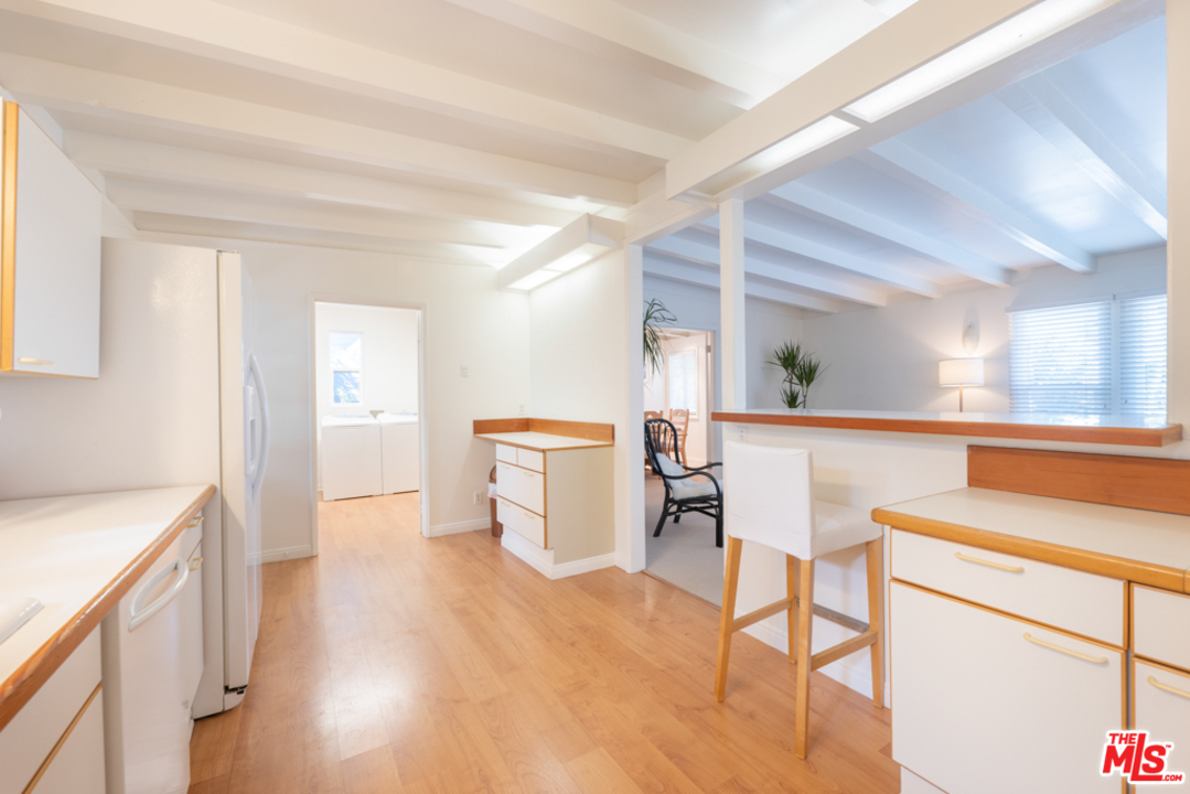 28819 Selfridge Drive Malibu, CA 90265 - Photo 7 of 40