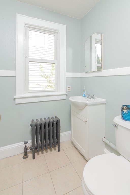 702 Allen Street Springfield, MA 01118 - Photo 8 of 25