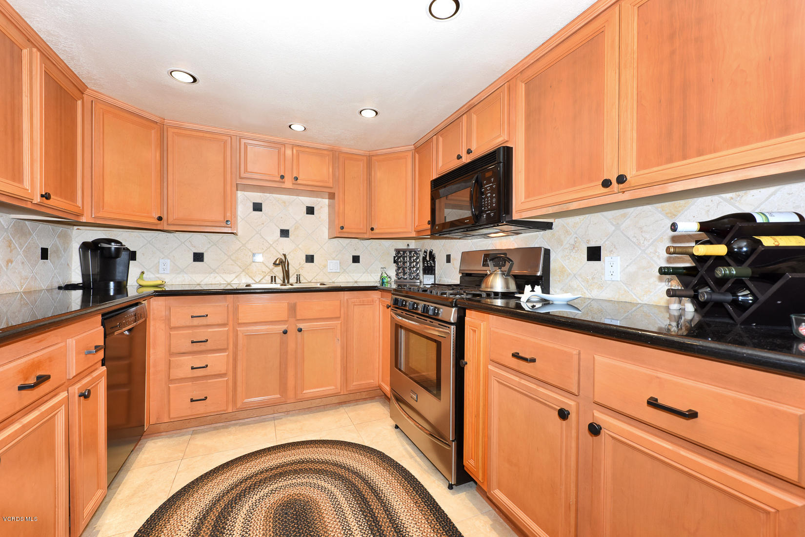 5220 West Wooley Road Oxnard, CA 93035 - Photo 15 of 36 318067_wooley_039