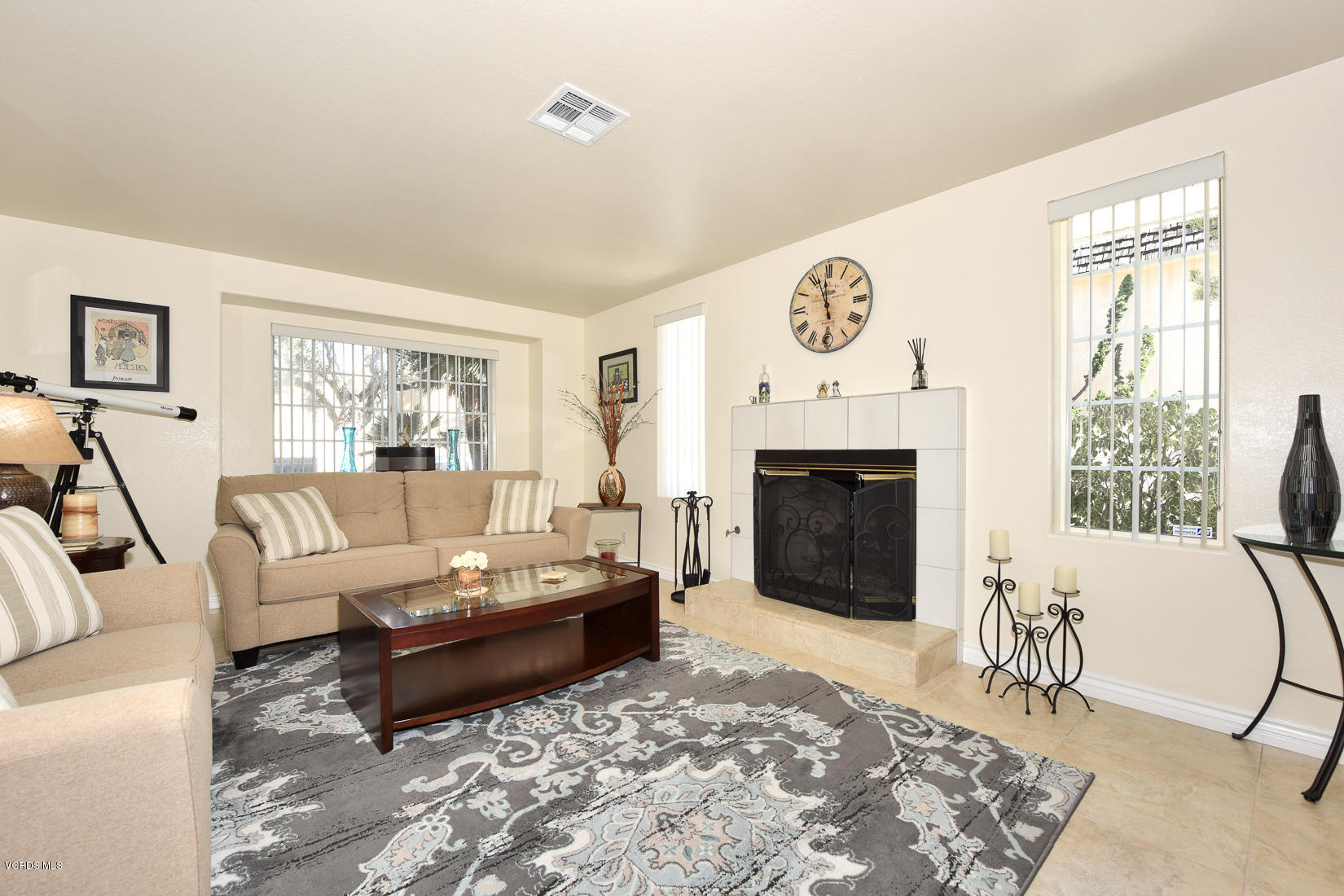 5220 West Wooley Road Oxnard, CA 93035 - Photo 7 of 36 318067_wooley_025