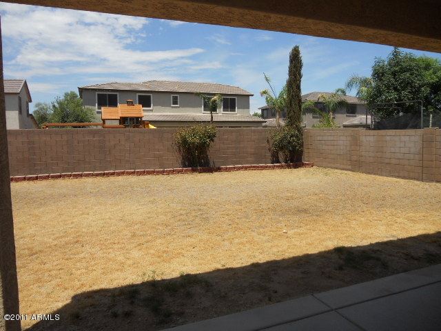 3350 East Powell Way Gilbert, AZ 85298 - Photo 7 of 25 Backyard