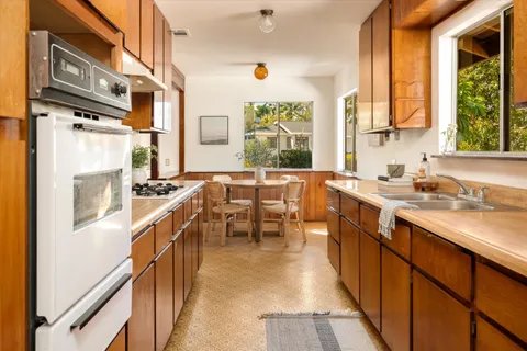 $2,195,000 | 5534 Calle Ocho, Carpinteria, CA 93013