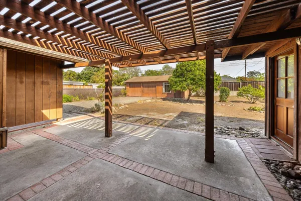 $2,195,000 | 5534 Calle Ocho, Carpinteria, CA 93013