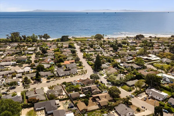 $2,195,000 | 5534 Calle Ocho, Carpinteria, CA 93013