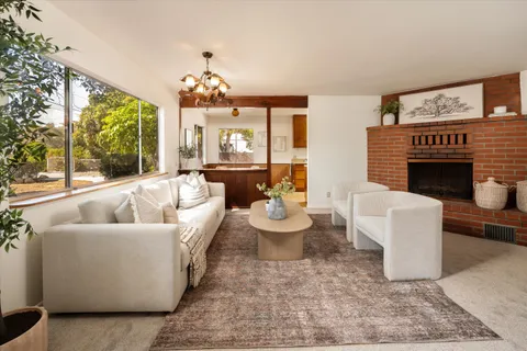 $2,195,000 | 5534 Calle Ocho, Carpinteria, CA 93013