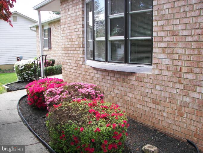 4022 Winlee Road Randallstown, MD 21133 - Photo 2 of 17 Lovely Landscaping