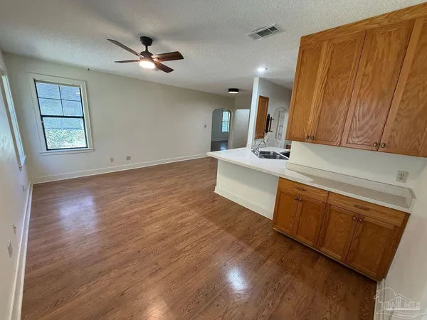 $2,550 | 3801 North 12th Avenue, Pensacola, FL 32503