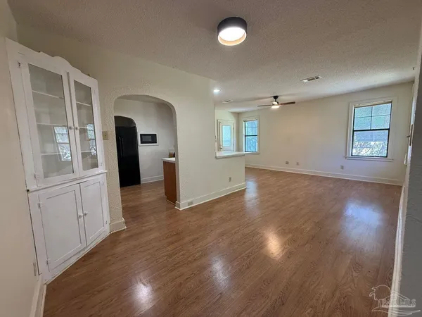 $2,550 | 3801 North 12th Avenue, Pensacola, FL 32503