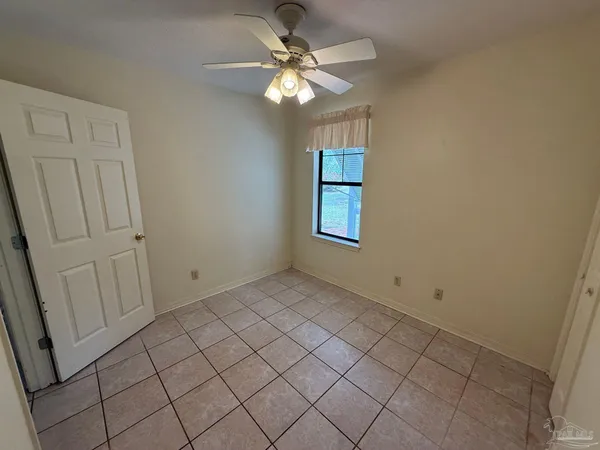 $2,550 | 3801 North 12th Avenue, Pensacola, FL 32503