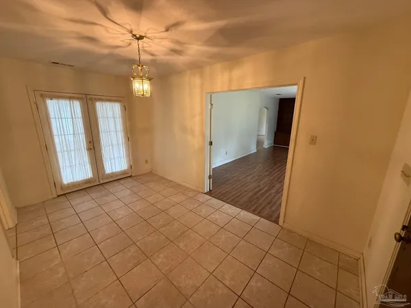 $2,550 | 3801 North 12th Avenue, Pensacola, FL 32503