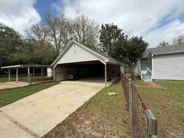 $2,550 | 3801 North 12th Avenue, Pensacola, FL 32503