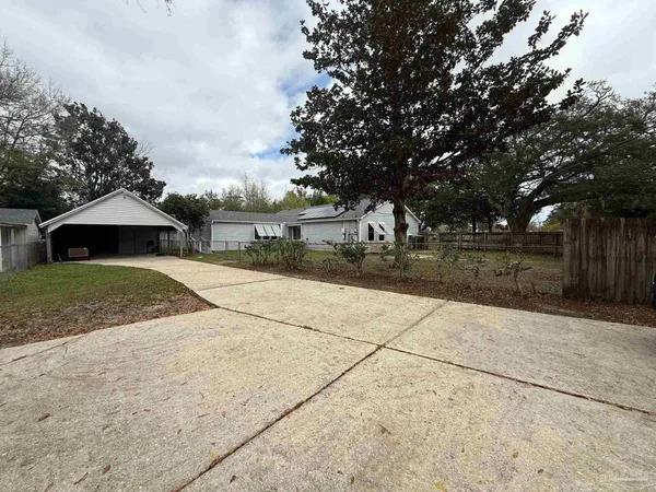 $2,550 | 3801 North 12th Avenue, Pensacola, FL 32503