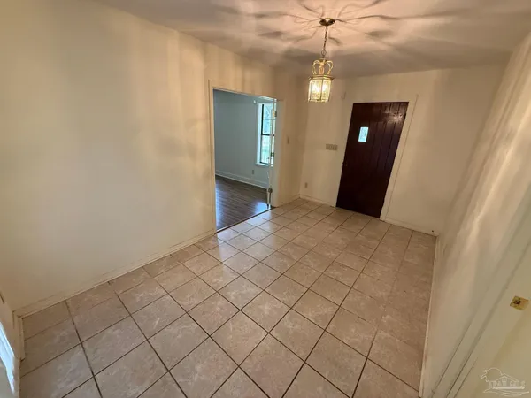 $2,550 | 3801 North 12th Avenue, Pensacola, FL 32503